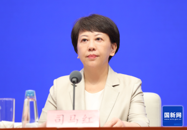 钱坛子 上半年北京新增469家首店，可爱的Labubu成为全球顶流